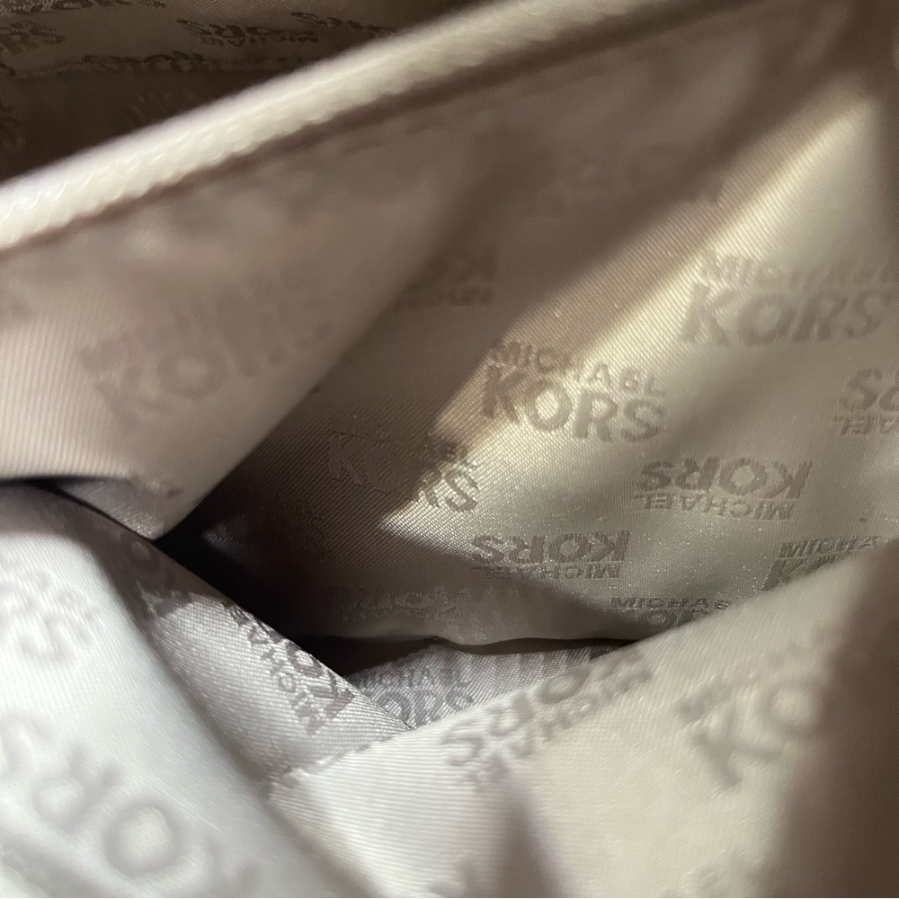 Preowned, excellent condition Michael KorsTina - image 8